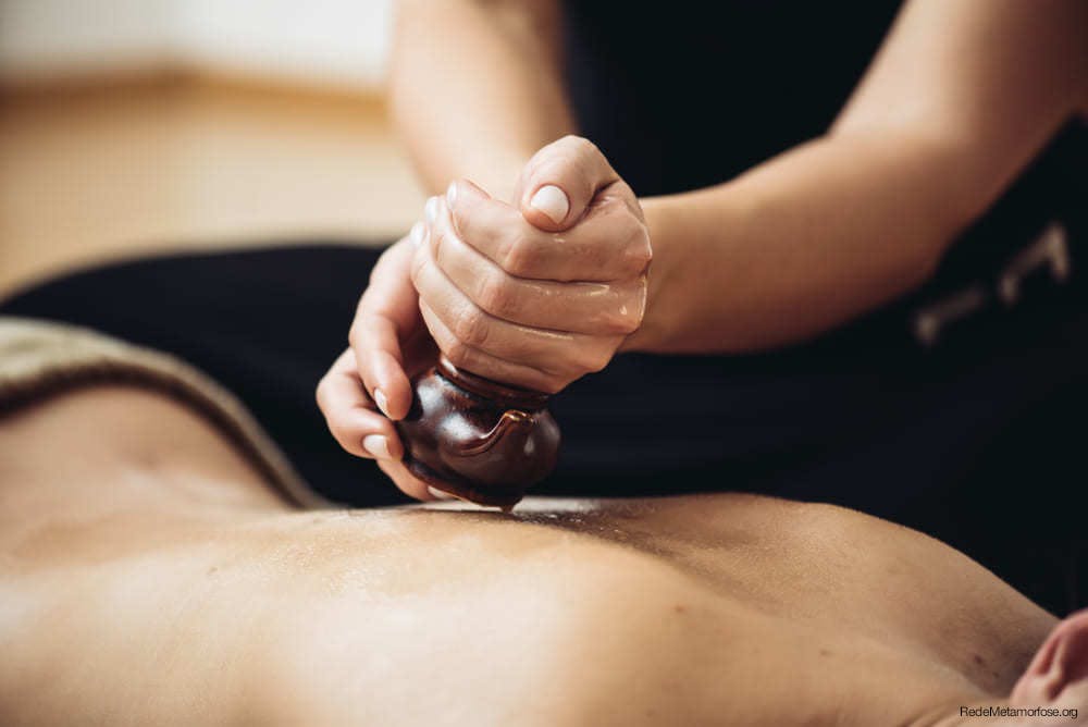 Massagem Lingam: saiba o que é, como funciona e os benefícios