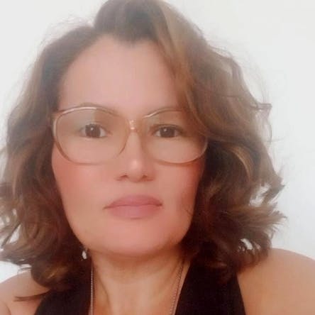 Deva Viresha (Márcia) - I am passionate about the work and firmly believe in the healing and transformation capacity that tantric massage can offer.